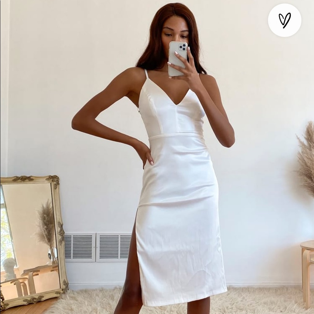 Lulu’s White Satin Embroidered Lace Dress